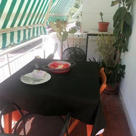 Rum i privatbostad Con Terrazza Vista Panoramica Ed Uso Cucina In Casa Quadrilocale Alassio